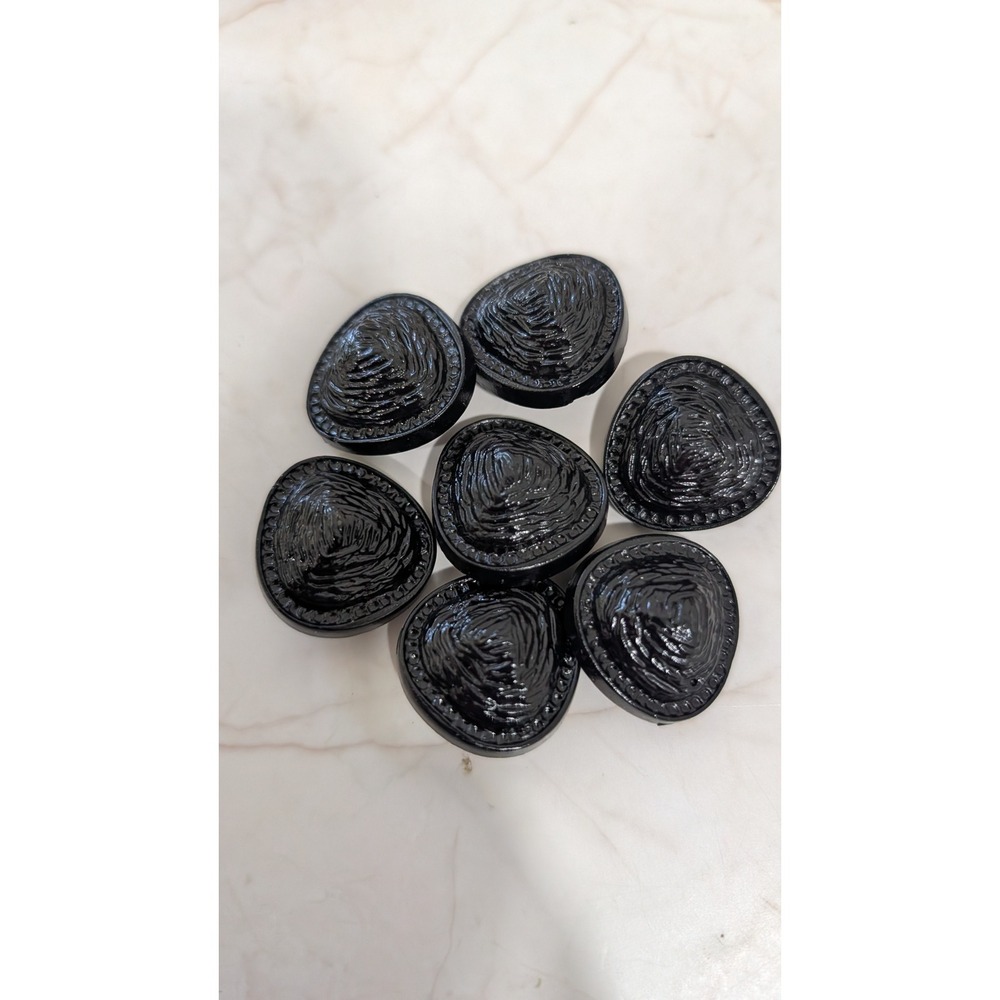 Vintage Black Triangular Shell Textured Shank Buttons 7/8 Inch Set of 7 - Picture 1 of 3